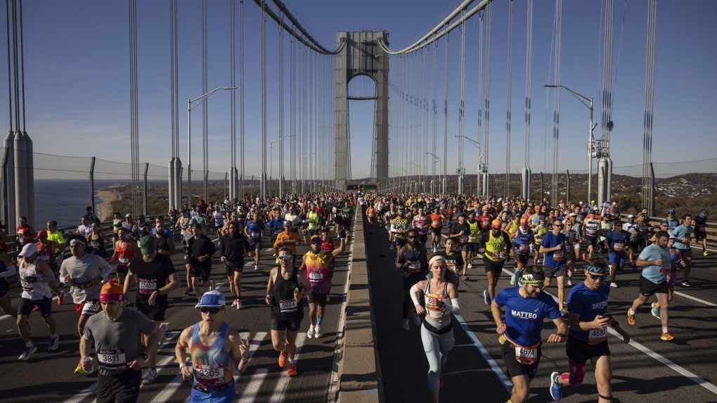 NYC Marathon bans running influencer over camera crew [Video]