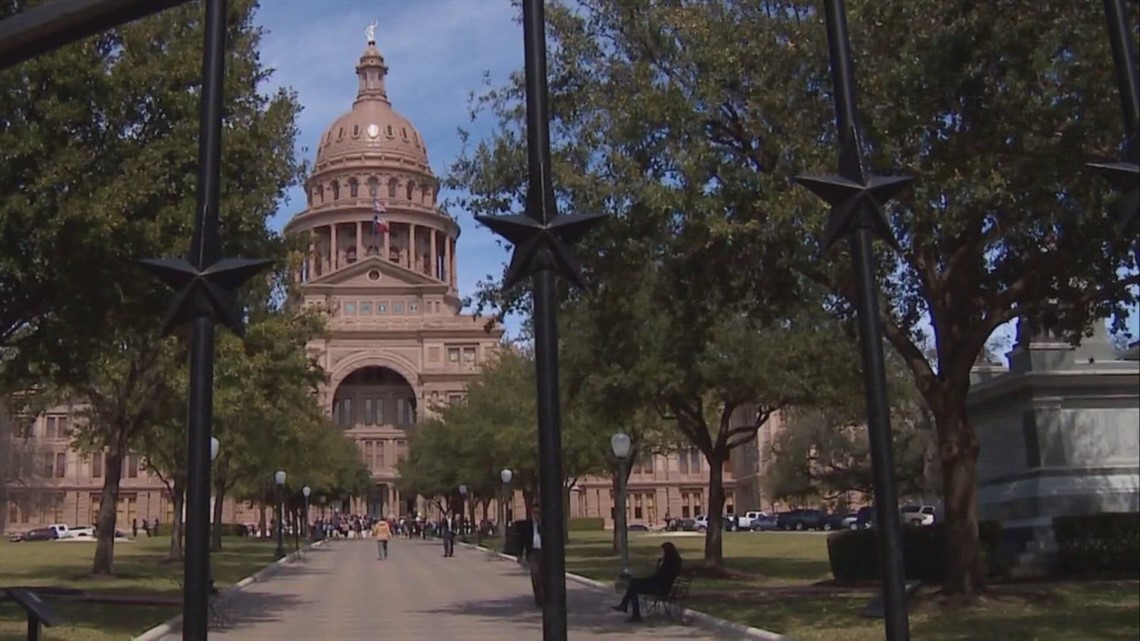 TX Governor says he has lawmaker support to pass school vouchers [Video]