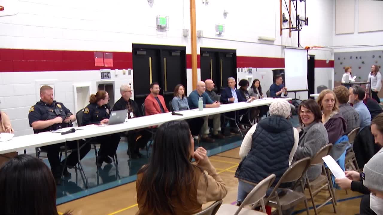 Community Q&A held for troubled Kimball Court Apartments [Video]