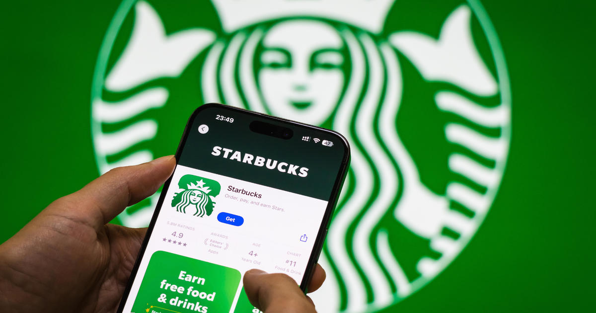 With Starbucks app down, customers complain they can’t order drinks [Video]