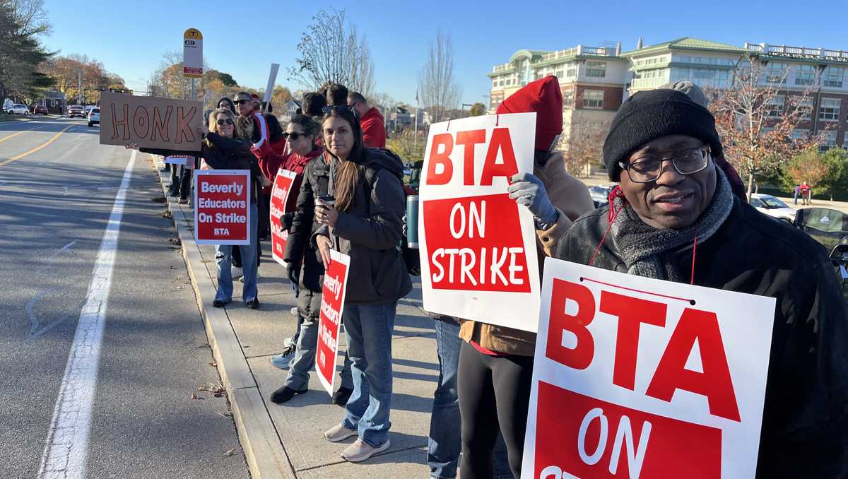 Beverly, Massachusetts, teachers strike for better wages and smaller class sizes [Video]