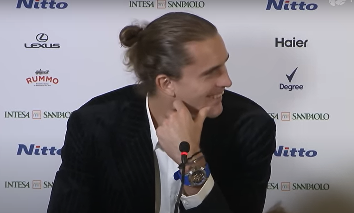 ‘Can you be quiet’ – Alexander Zverev’s press conference interrupted as rivals poke fun at age [Video]