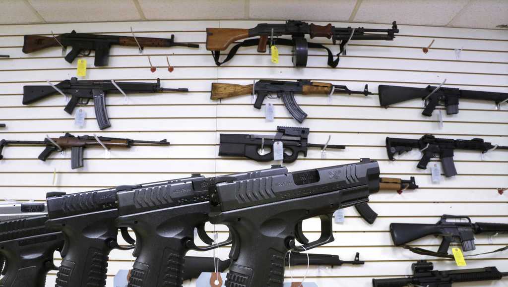 US judge tosses Illinois’ ban on semiautomatic weapons, governor pledges swift appeal [Video]