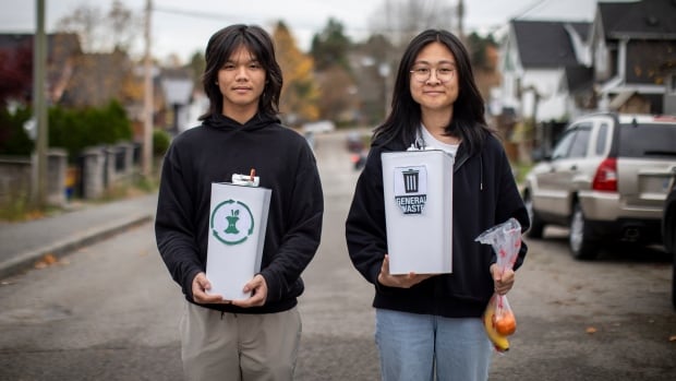 Vancouver high school students create intelligent garbage cans to help sort waste [Video]