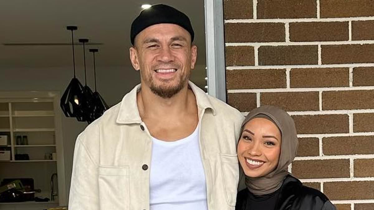 Fed-up locals get their revenge on Sonny Bill Williams-backed ‘dream mosque’ – after plans revealed their quiet suburban street would serve up to 20,000 worshippers from 5.30am to 10pm, seven days a week [Video]