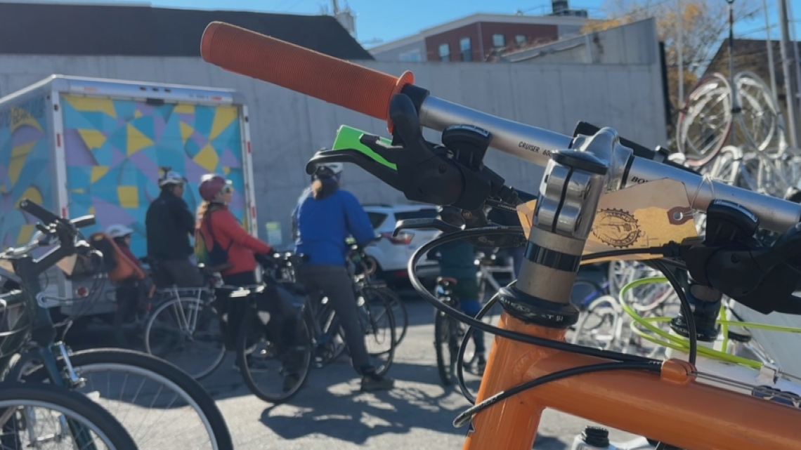 Cyclists in Portland participate in ‘Cranksgiving’ [Video]