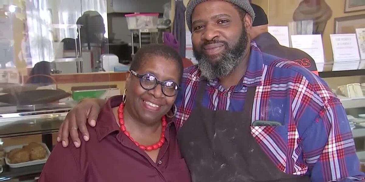 Mother and son reunited after decades apart run bakery together [Video]