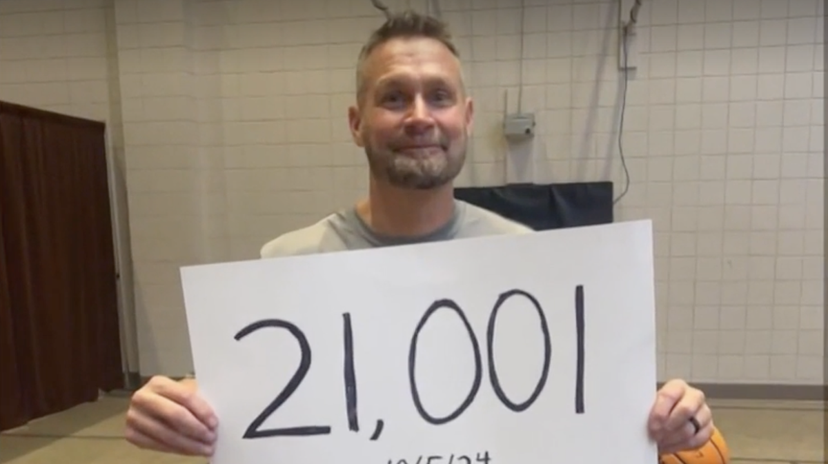 Free-throw champion shoots to give people a second chance [Video]