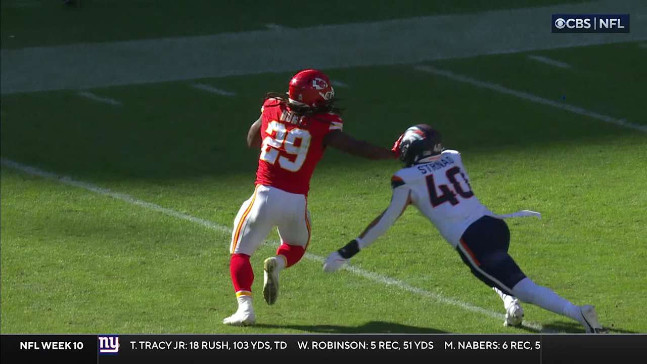 Running Back Kareem Hunt’s 19-yard Catch and Run Lands Kansas City Chiefs a First-and-Goal [Video]