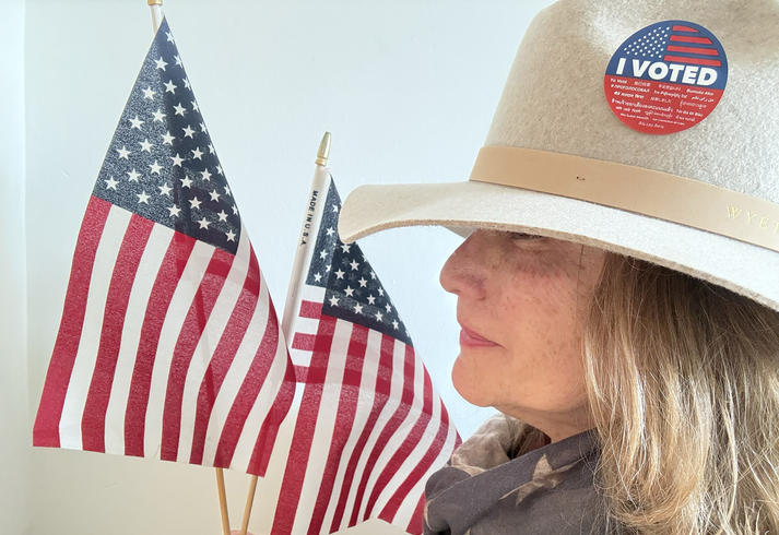 White Women Are Wearing Bracelets Show They Didn’t Vote Trump [Video]