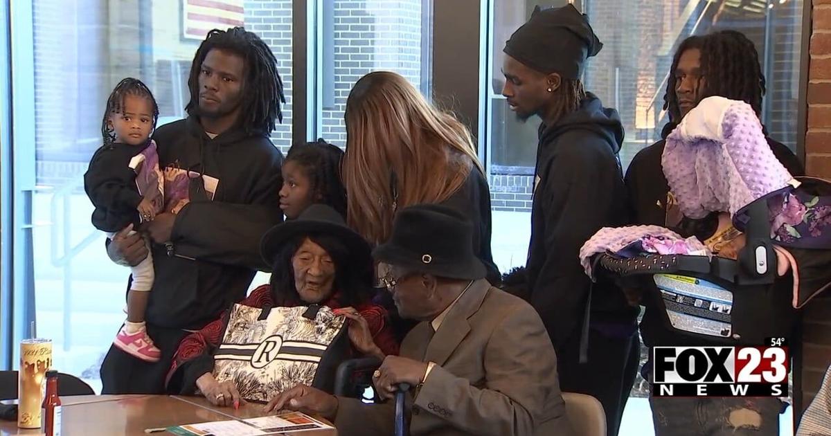 Lessie Randle, one of the 1921 Tulsa Race Massacre survivors, celebrates 110th birthday | News [Video]