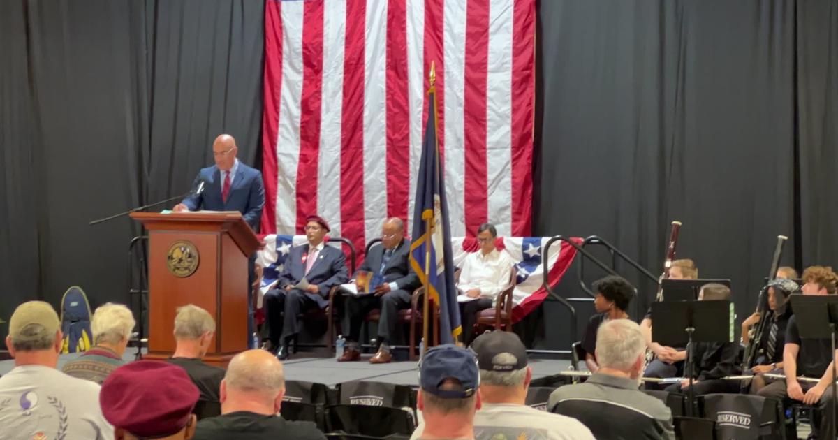 Meteorologist Andrew Freiden speaks during a Veterans Day Ceremony [Video]