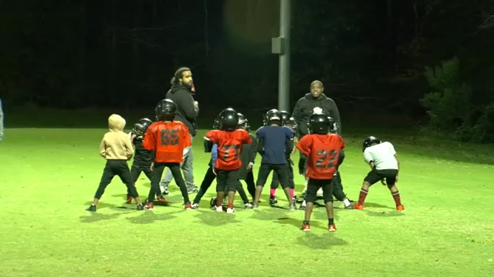 Bull City Bulldogs | Amid Durham crime, youth football program keeps eye on national prize [Video]