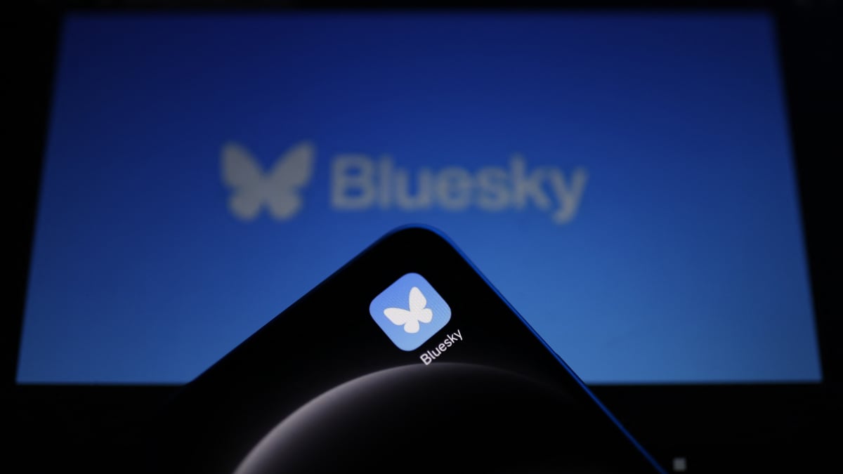 Bluesky hits #1 on the App Store as users continue to flee Elon Musk’s X [Video]