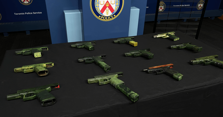 Something we see in TV and movies: Toronto police showcase guns used in studio shootout – Toronto [Video]