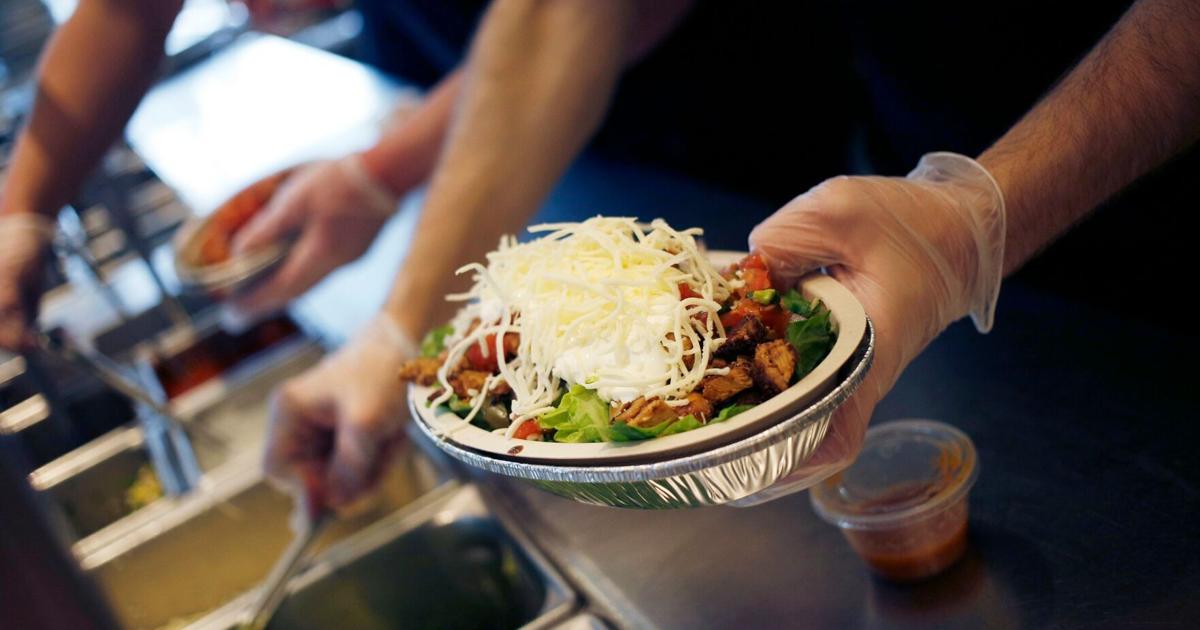 Chipotle shareholder sues over skimpy portion sizes [Video]