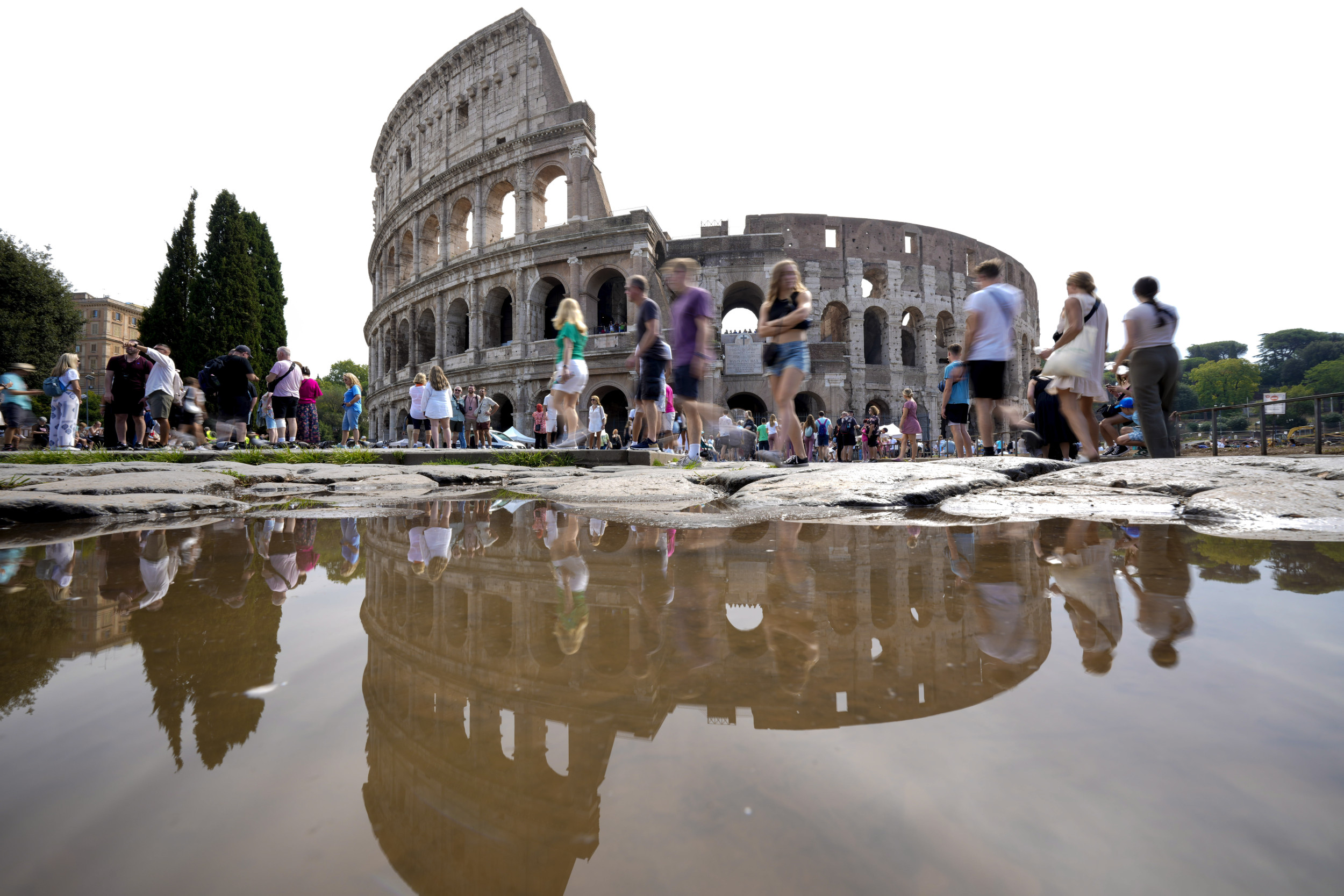 Airbnb Deal brings back gladiator fights to Rome