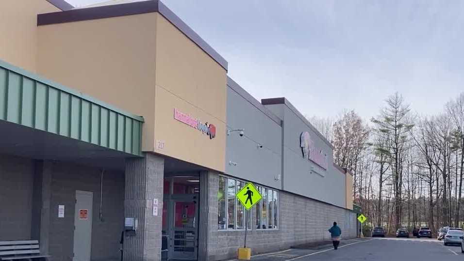 Ongoing issues plague shoppers due to Hannaford network outage [Video]