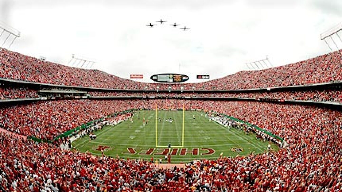 Chiefs want fan feedback on renovated Arrowhead vs. new stadium [Video]