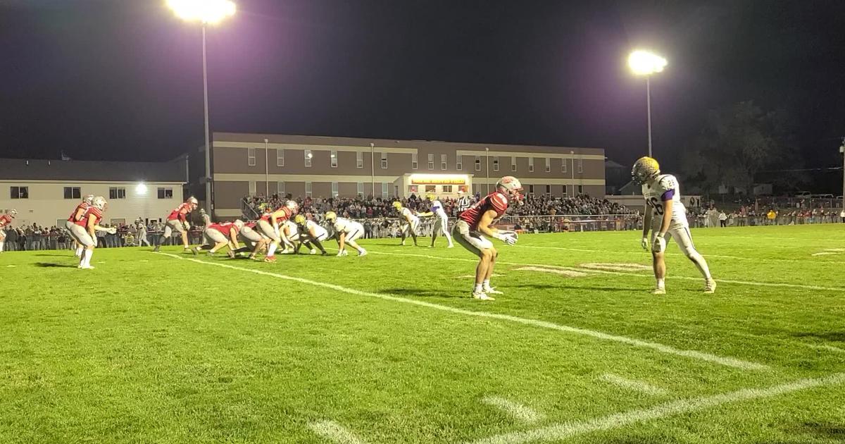 Bishop Neumann stops Batte Creek on 4th and goal in the final seconds [Video]