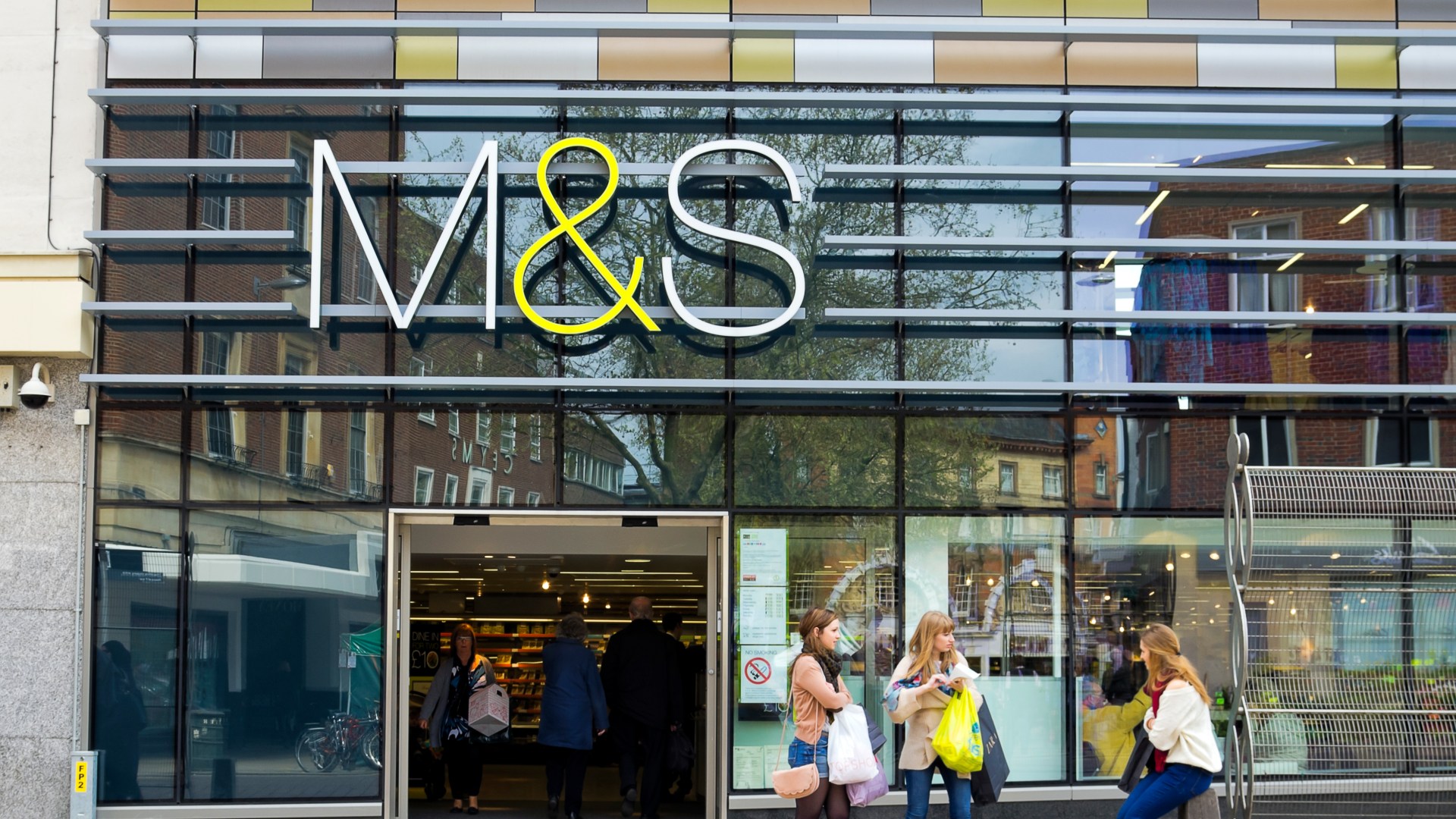 M&S to close busy town centre branch after decades on high street for good TODAY [Video]