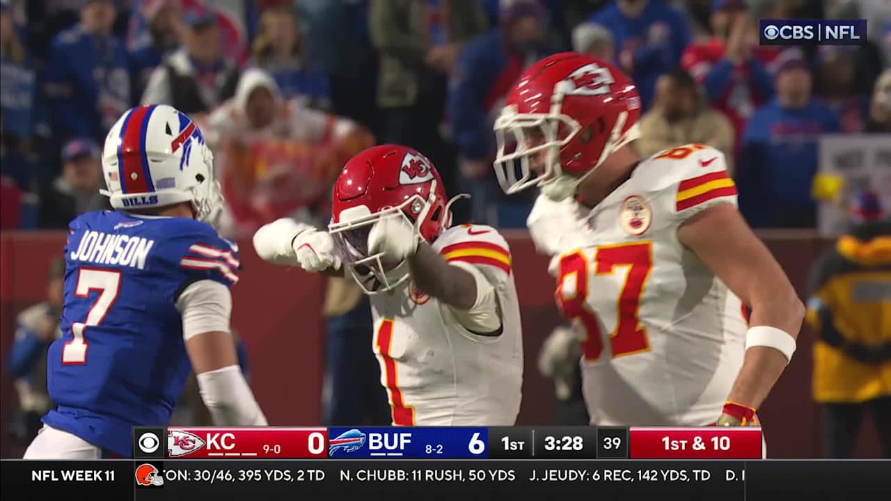 Wide Receiver Xavier Worthy Hauls in 31-Yard Pass from Quarterback Patrick Mahomes [Video]