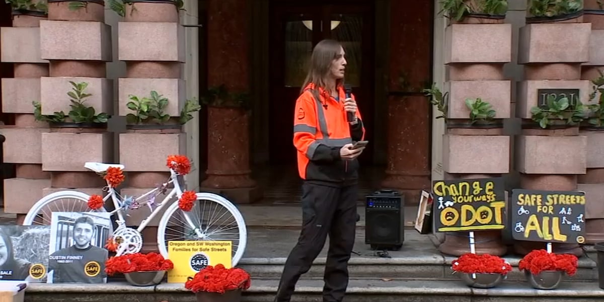 Community holds vigil at Portland City Hall to honor people killed in traffic crashes [Video]