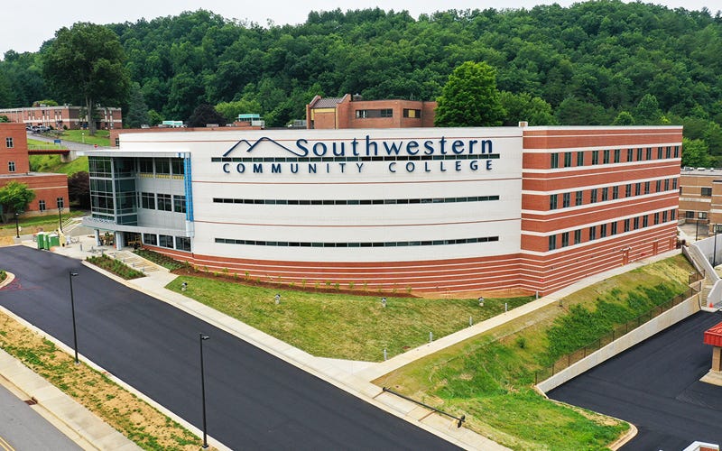 Bomb threat at Western North Carolina College [Video]