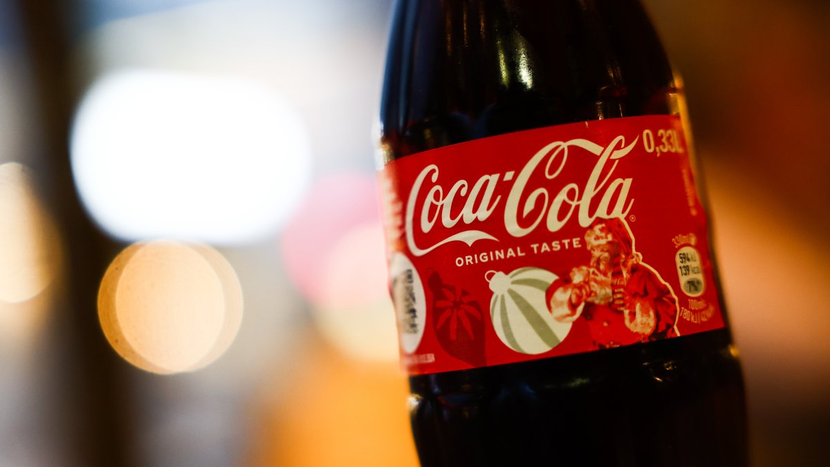 Coca-Cola causes controversy with AI-made ad  NBC 5 Dallas-Fort Worth [Video]