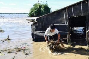 Floods strike thousands of houses in northern Philippines [Video]