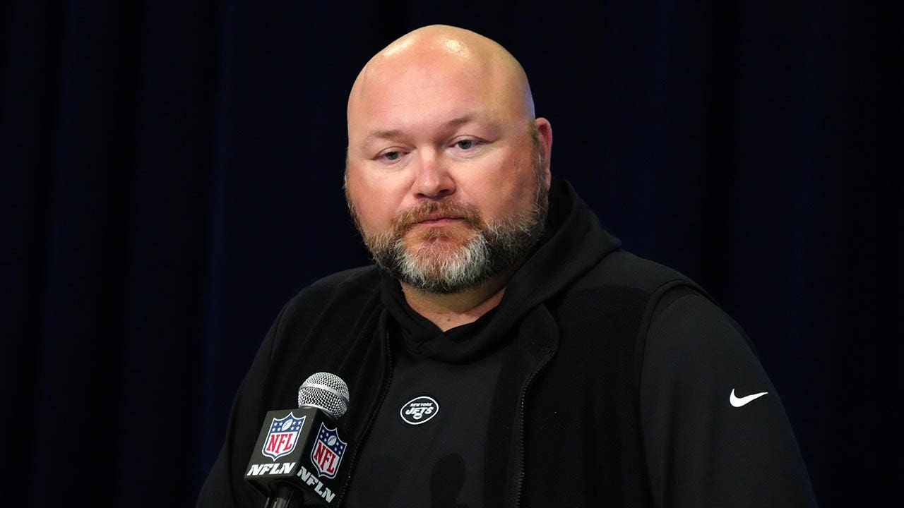 Jets fire general manager Joe Douglas as woeful season drags on [Video]