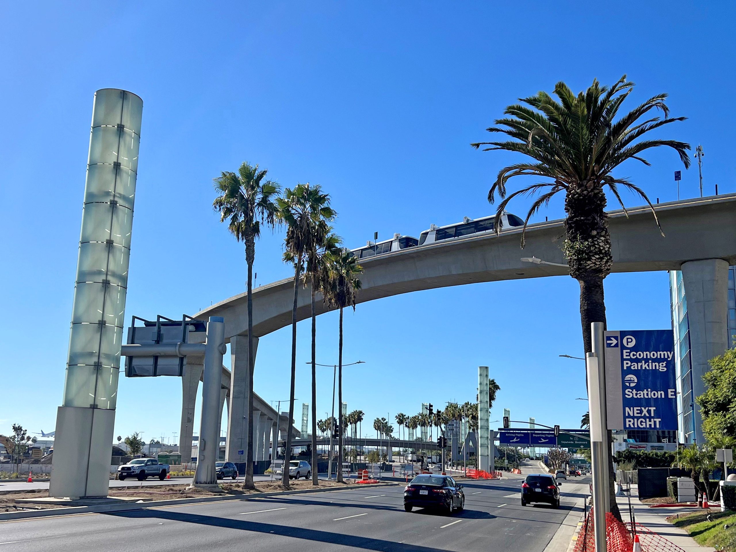 LAXs automated people mover begins testing phase [Video]