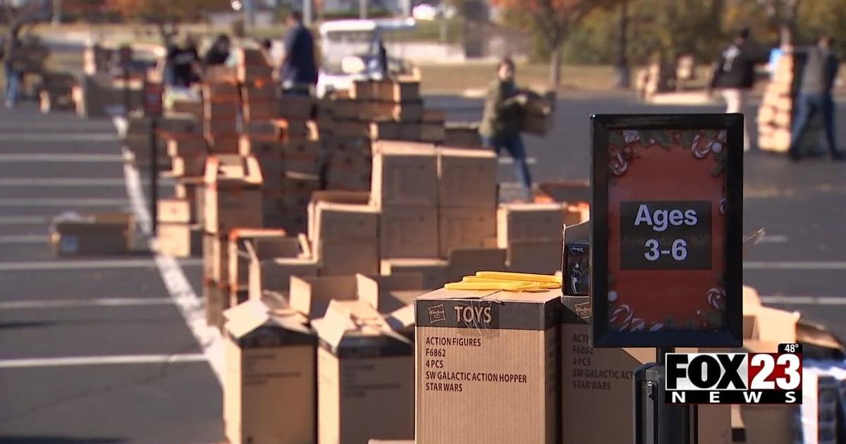 Life Church helps donate thousands of toys to local organizations for Christmas | News [Video]