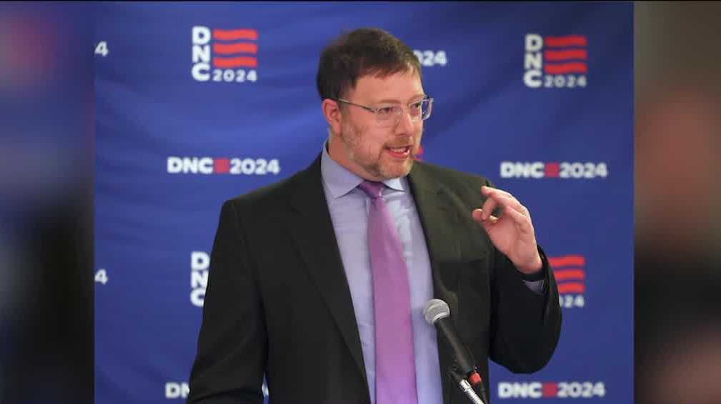 Democratic Party of Wisconsin chairman seriously considering bid for DNC chair [Video]