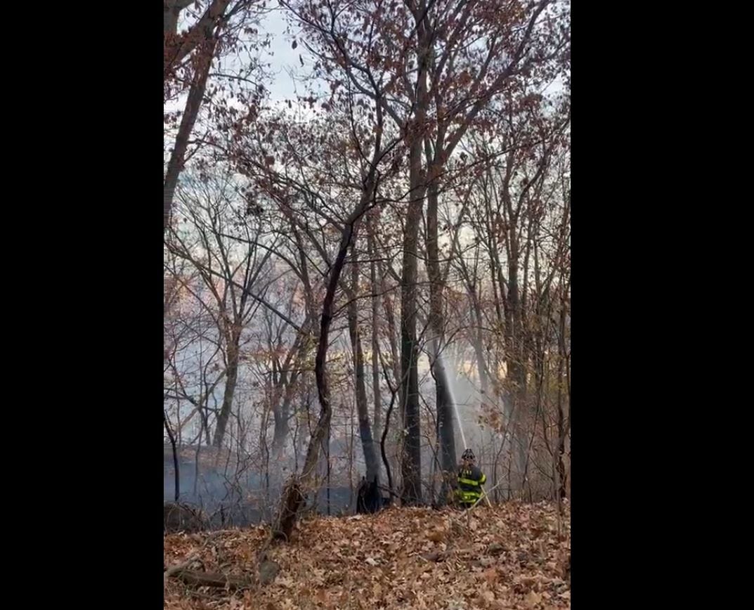 FDNY combatting 3-alarm brush fire in Harlem [Video]