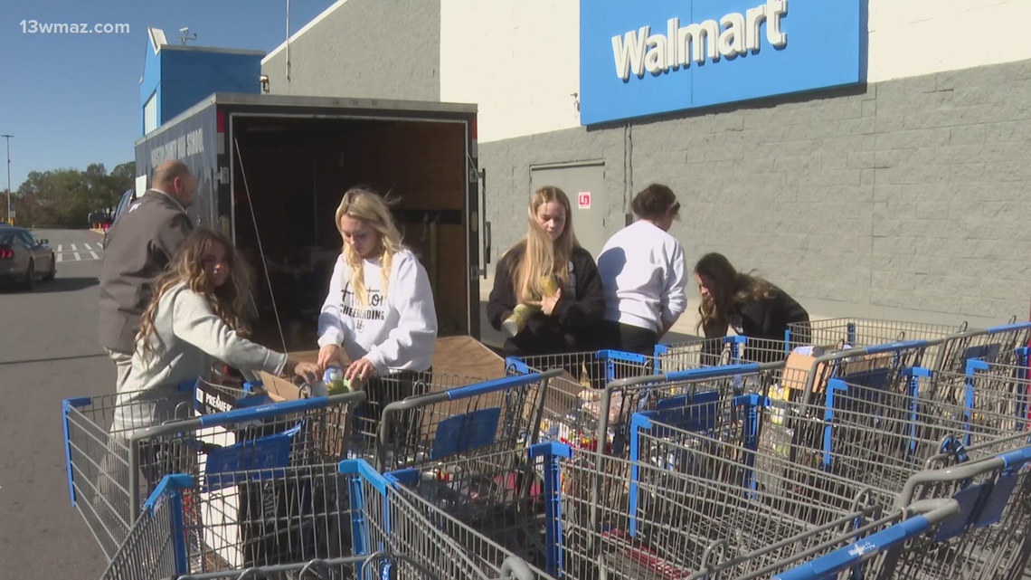 Central Georgia community turns out in droves for Stuff the Truck [Video]