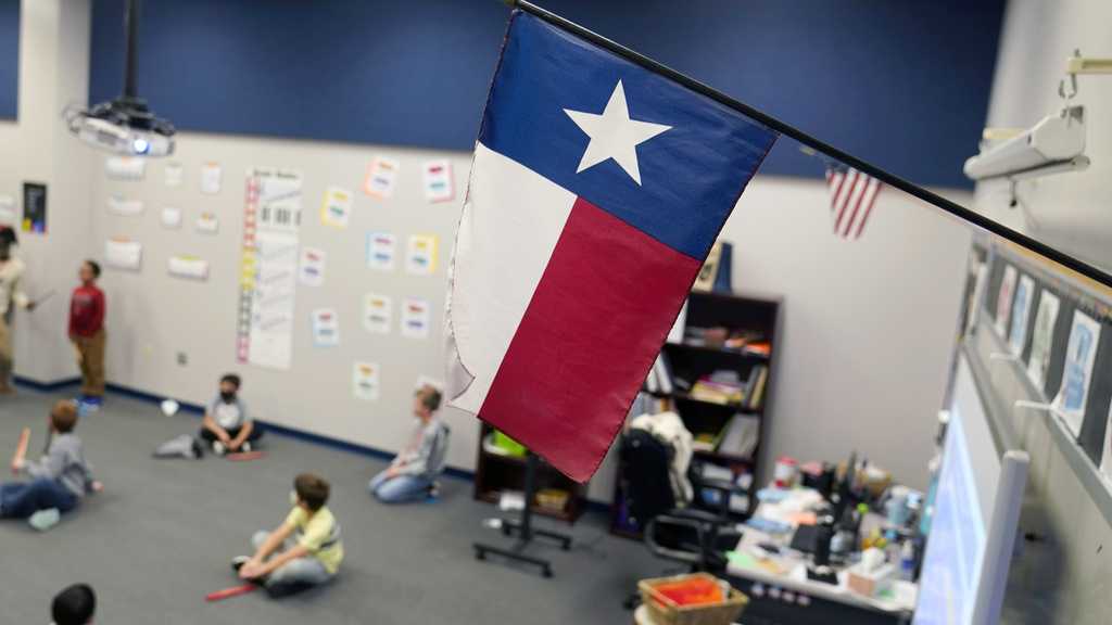 Texas education board approves Bible-infused curriculum for elementary schools [Video]