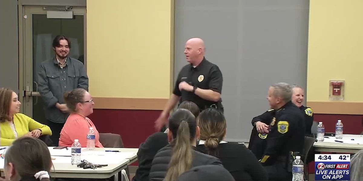 Event brings police, Hispanic community together [Video]