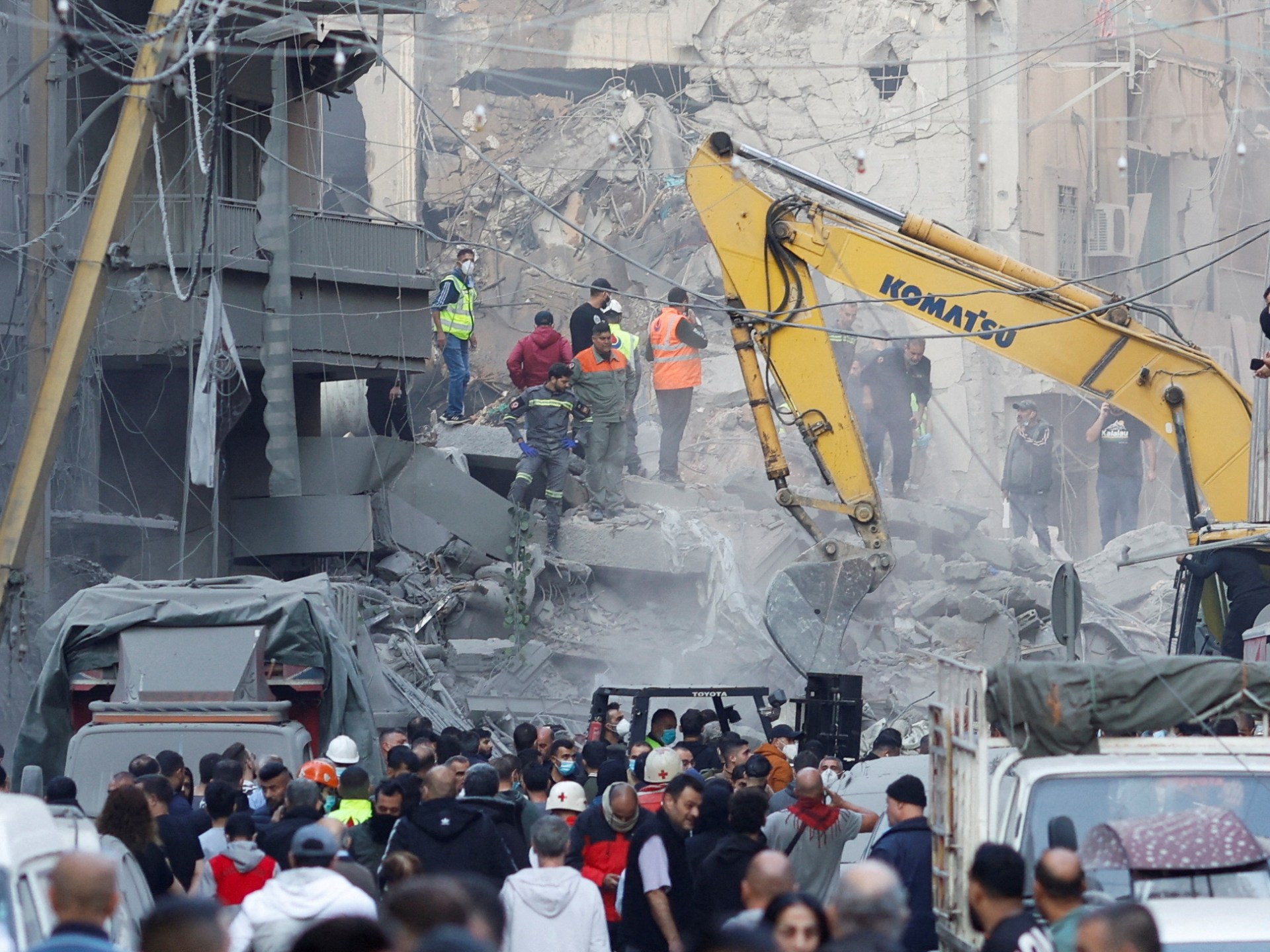 Israeli missiles strike residential building in central Beirut | Israel attacks Lebanon News [Video]