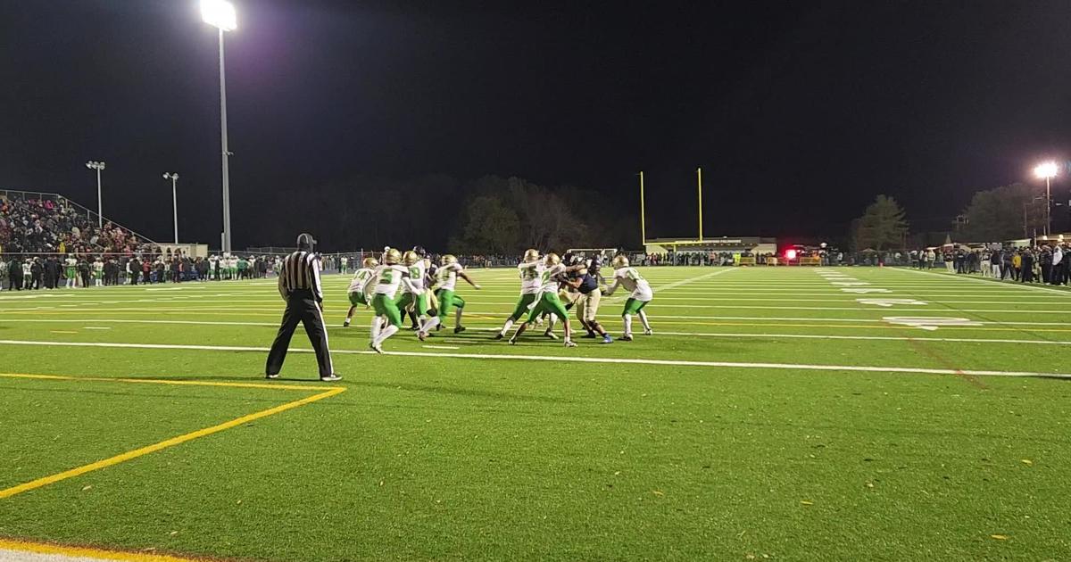 Varina senior Devin Henderson picks up a touchdown in the third quarter against Huguenot [Video]