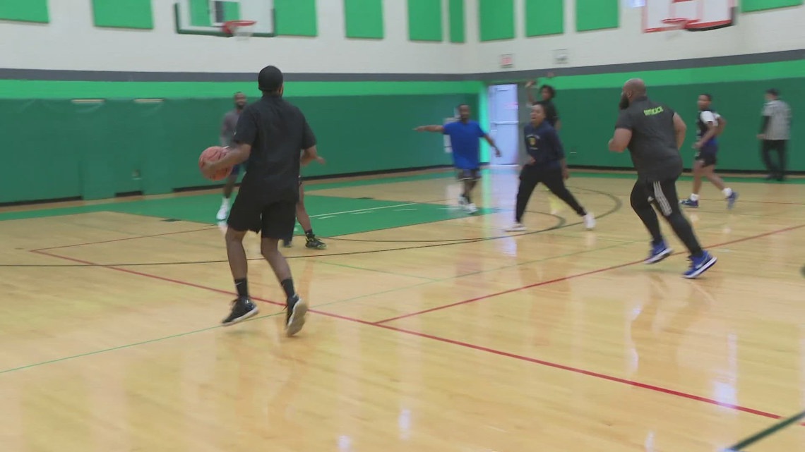 First responders, high school students hit basketball court for annual tradition [Video]