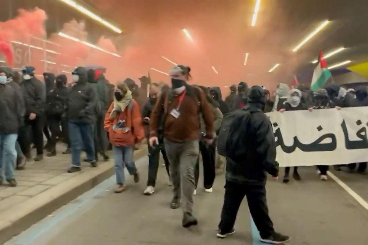 Montreal anti-NATO protest ends in three arrests, several injuries [Video]