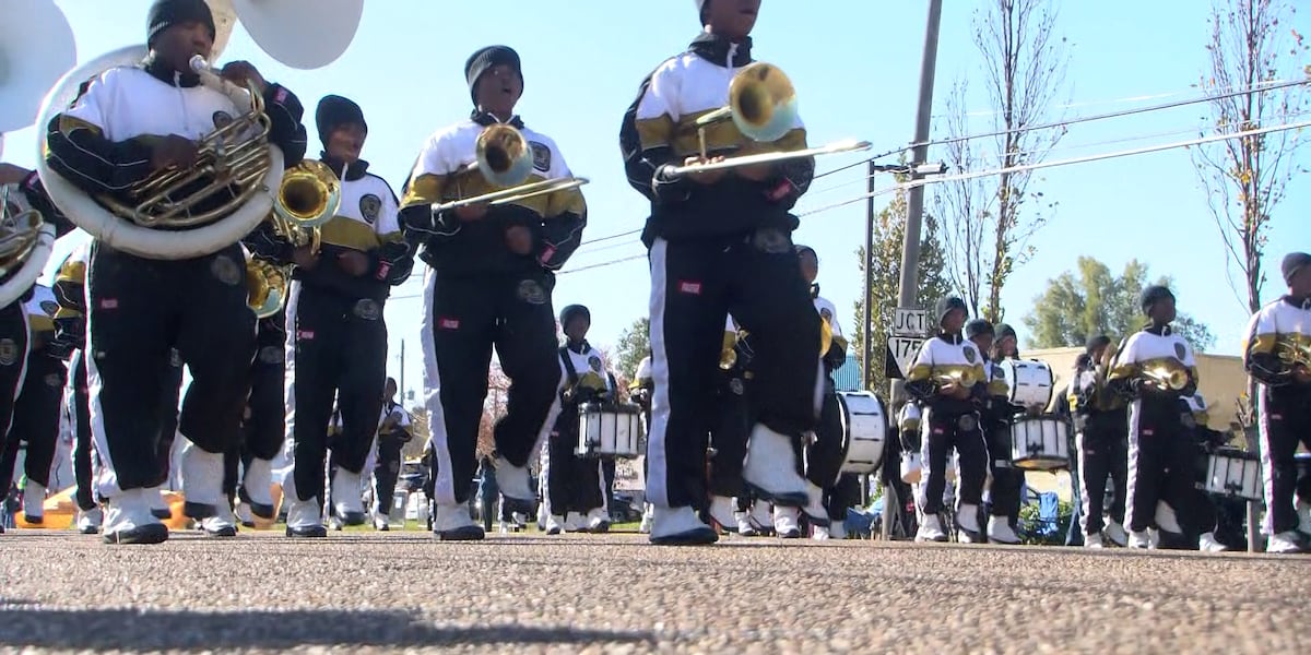 Whitehaven community hosts 28th annual Christmas parade [Video]