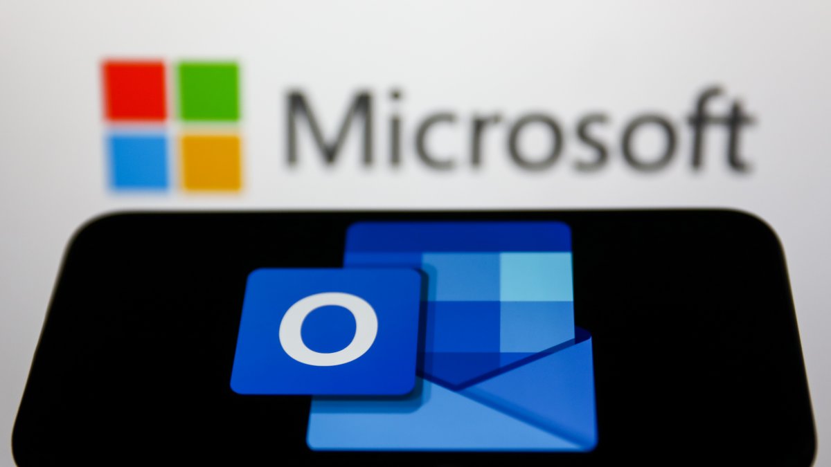 Is Outlook down? Microsoft users report e-mail and Teams outage  NBC New York [Video]