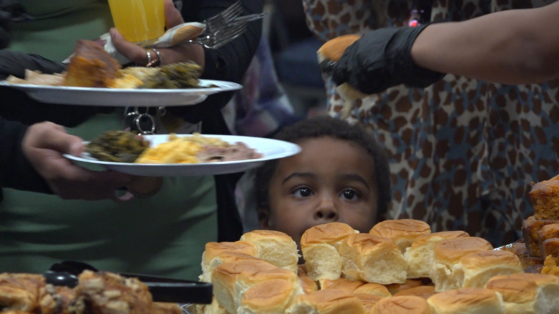 Huntsville ‘Friendsgiving’ brings holiday fun to single parents [Video]