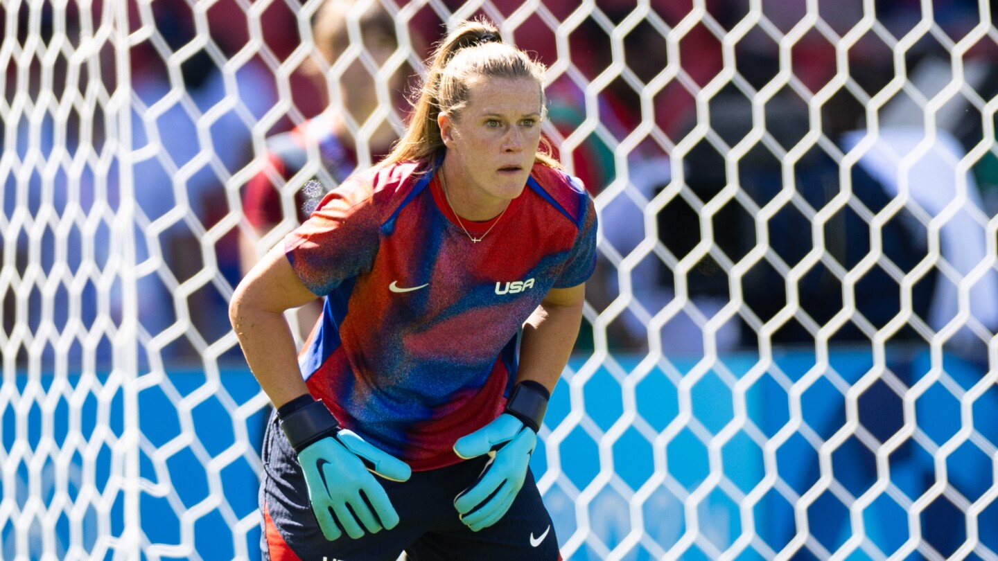 Alyssa Naeher retires from U.S. soccer team [Video]