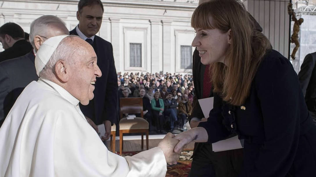 Angela Rayner meets pope in first international visit since appointing advisor to ‘boost… [Video]