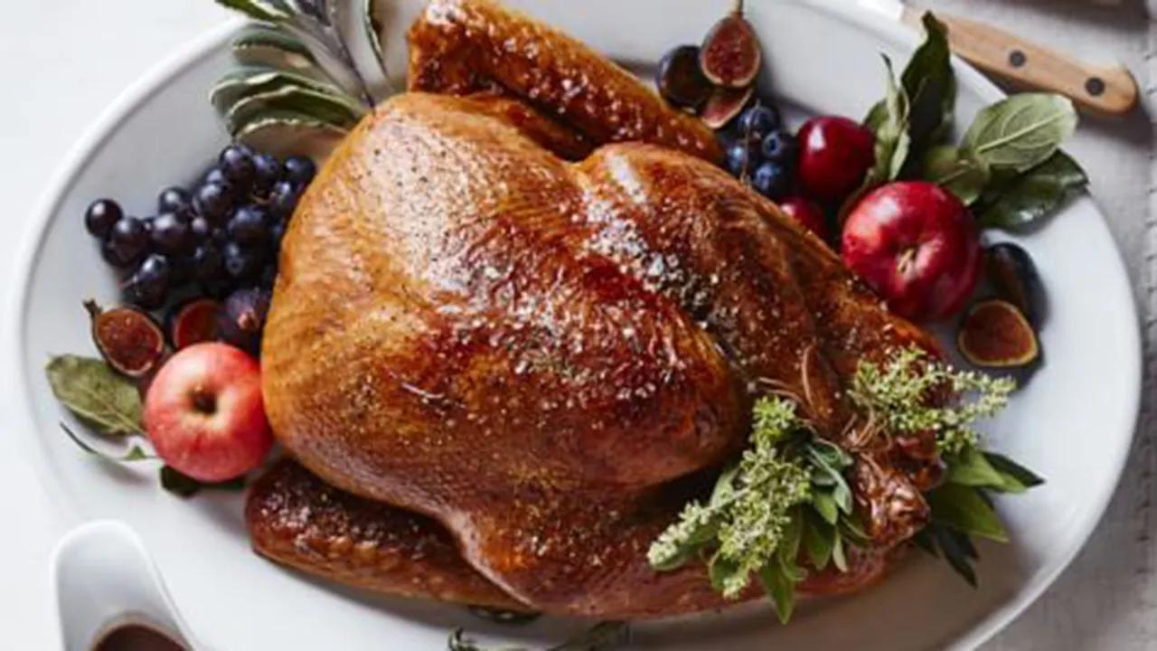 Pillowcase is necessary ingredient for this Thanksgiving turkey recipe [Video]