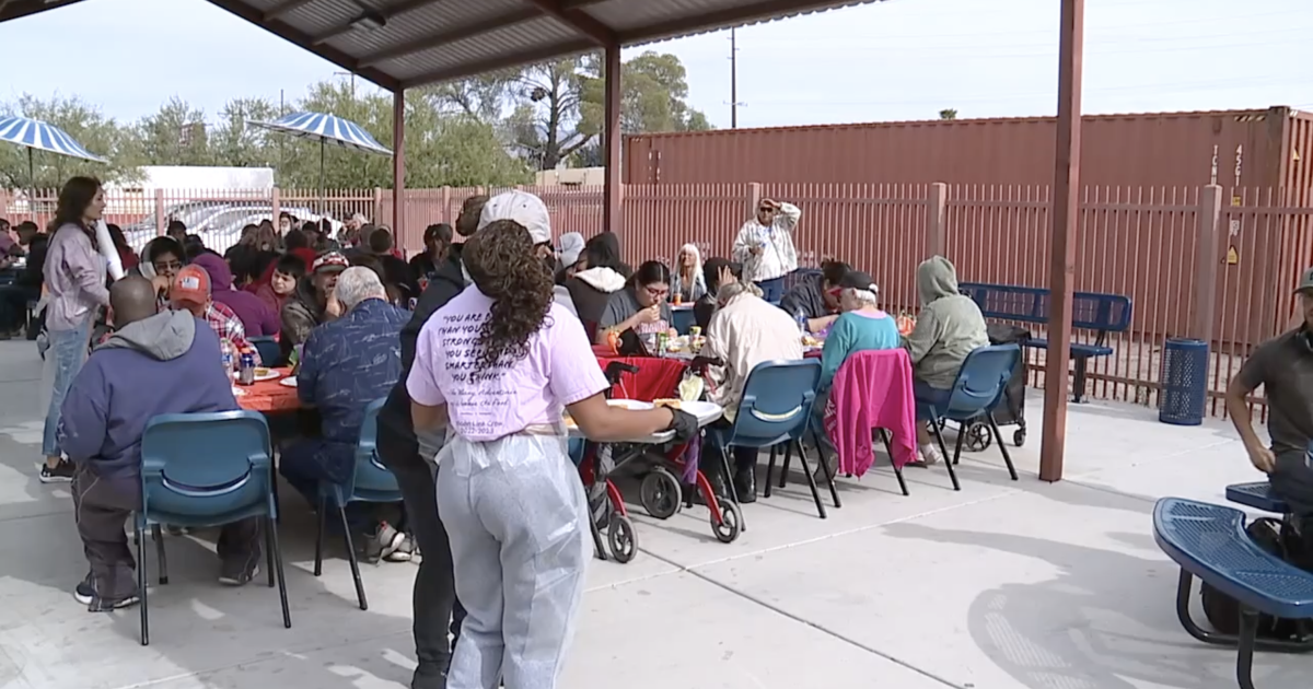 Salvation Army hosts 40th annual Thanksgiving meal for the community [Video]