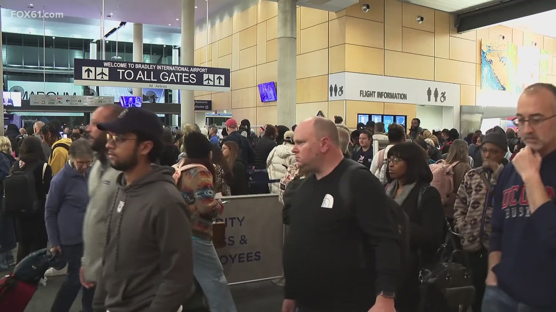 CT travelers pleasantly surprised by experience ahead of holiday [Video]